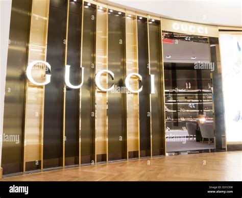 department stores that sell gucci.